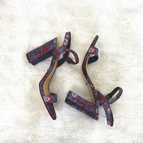 New Gianni Bini Satin Floral Heels 9 - Picture 2 of 4